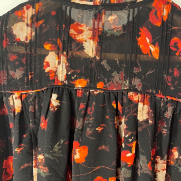 BNWT Aritzia Wilfred Lourdes Blouse in Black Flame/Scarlet - Picture 6 of 8